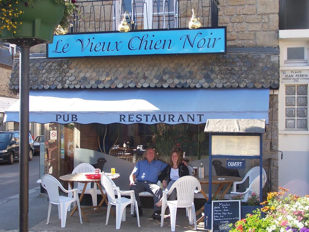 Hotel Le Vieux Chien Noir Évran Zewnętrze zdjęcie